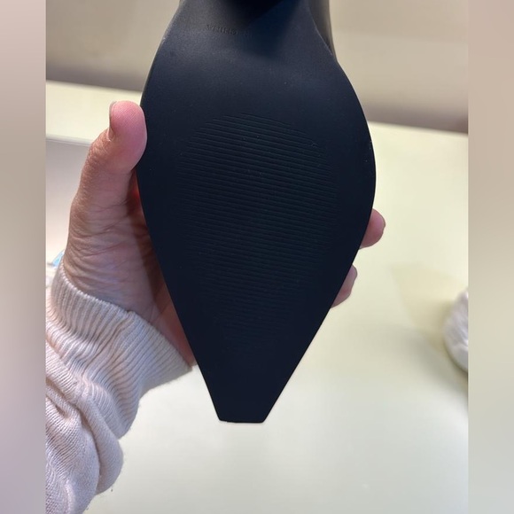 Designer Sleek Black Pointed Leather Wedge Chelsea Boots - Picture 5 of 5